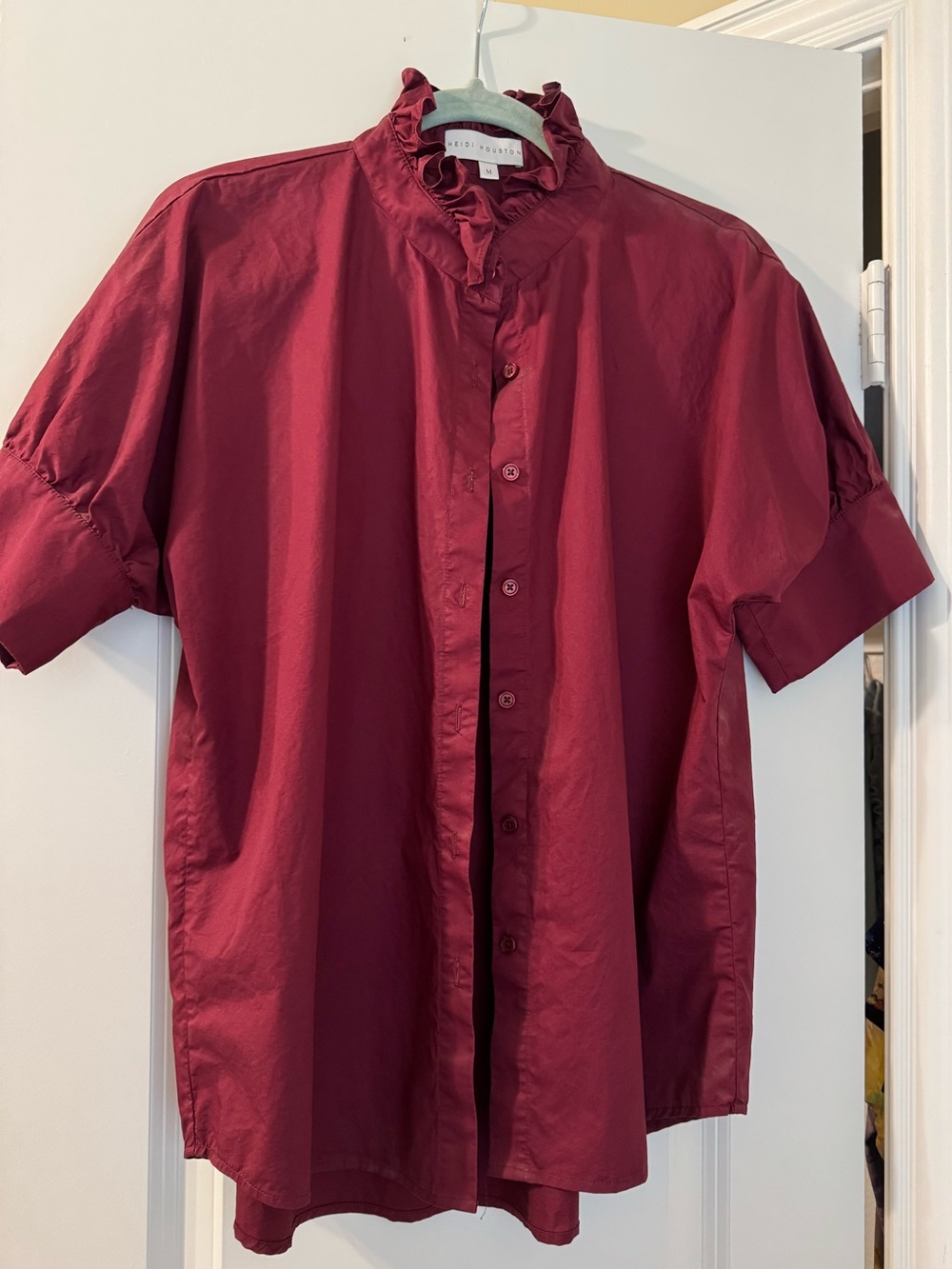 Heidi Houston Relaxed Ruffle Collar Short-Sleeve Shirt - maroon size Medium